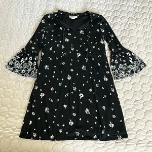 Style & Co Macys Long Open Sleeved Black and White Floral Dress Small Petite